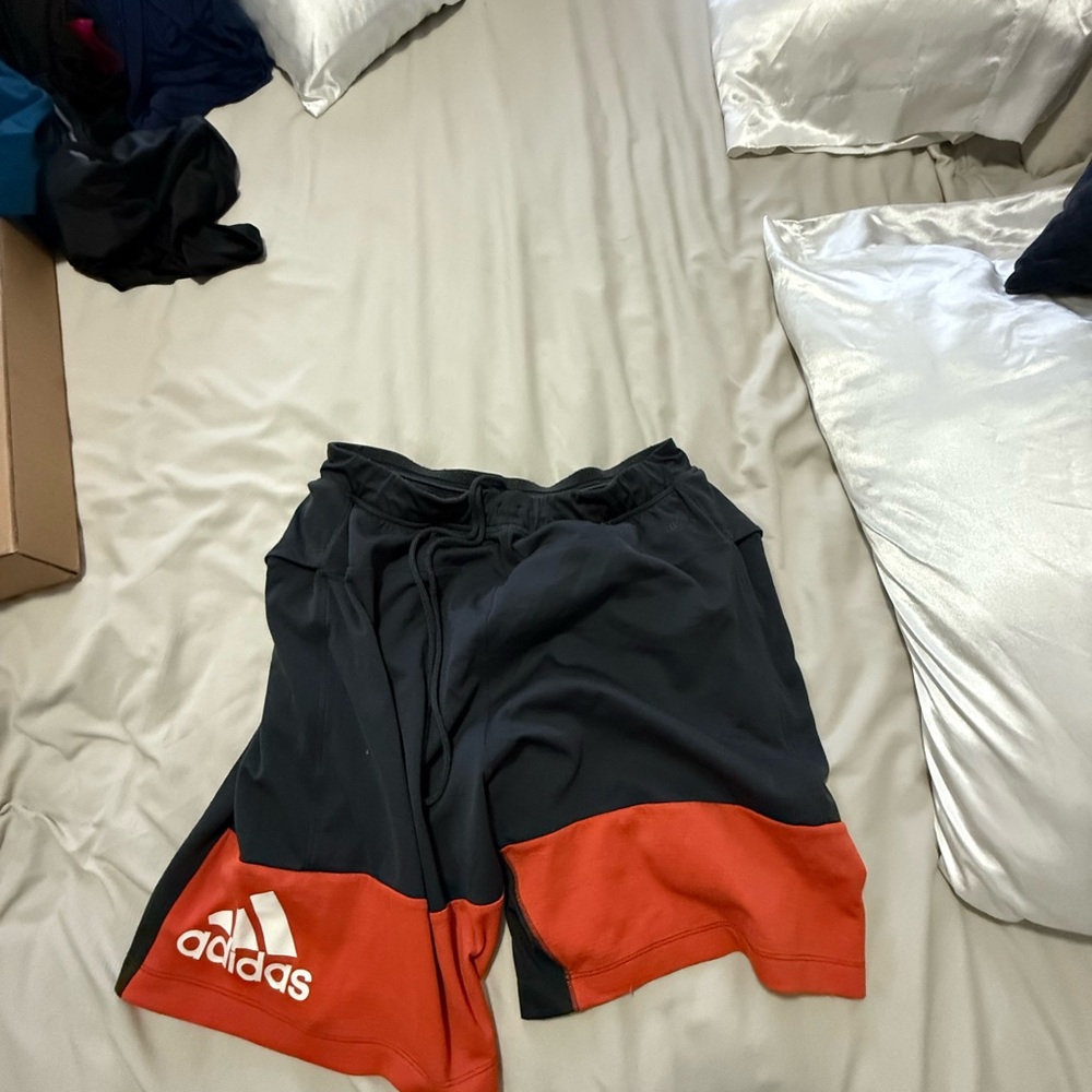 Adidas men’s shorts XL